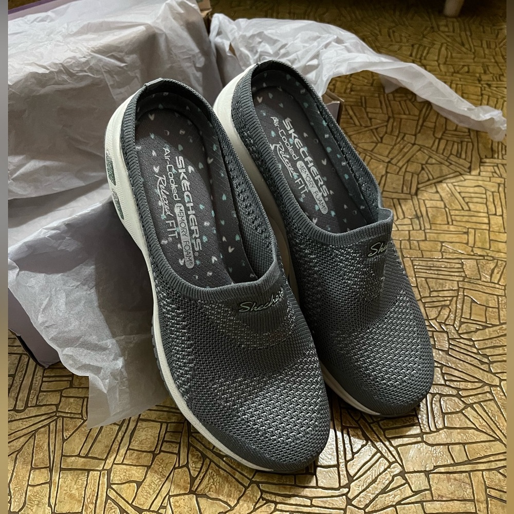 NIB Skechers slip-on air-cooled memory foam shoes